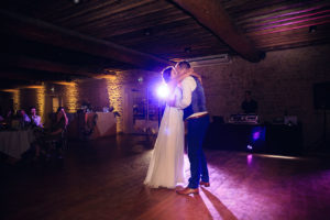 Domaine de la Croix Rochefort - mariage - danse des mariés