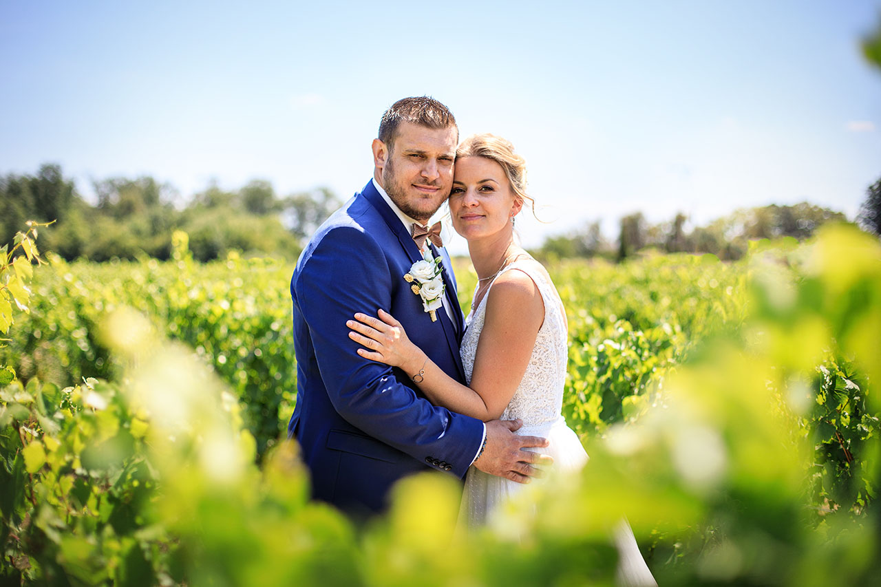 mariage - Château de Talancé photo de couple dans les vignes