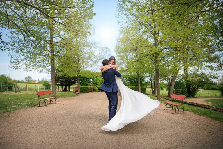 Mariage d'Adelaide et Laurent au chateau des Broyers pres de Macon